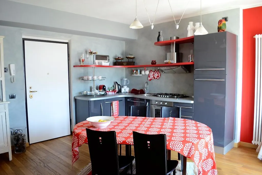 公寓 Tremezzina Appartamento Red & Grey 梅泽格拉