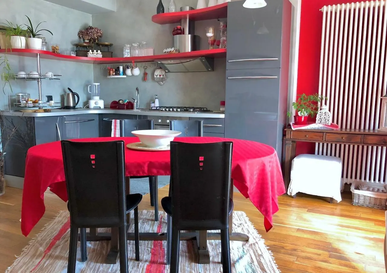 Tremezzina Appartamento Red & Grey 梅泽格拉