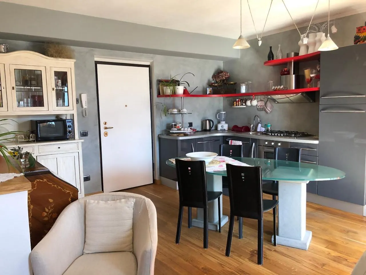 Appartamento Red & Grey Mezzegra Apartment
